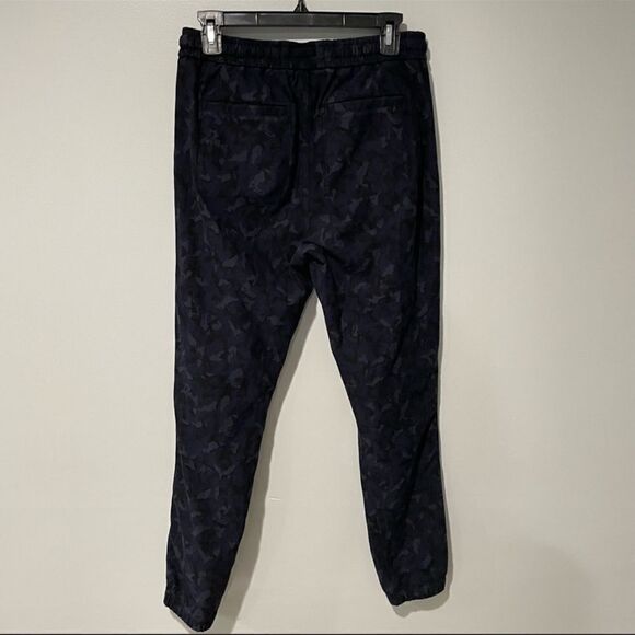 Athleta Farallon Stratum Camo Jogger Navy 4 - Picture 3 of 6